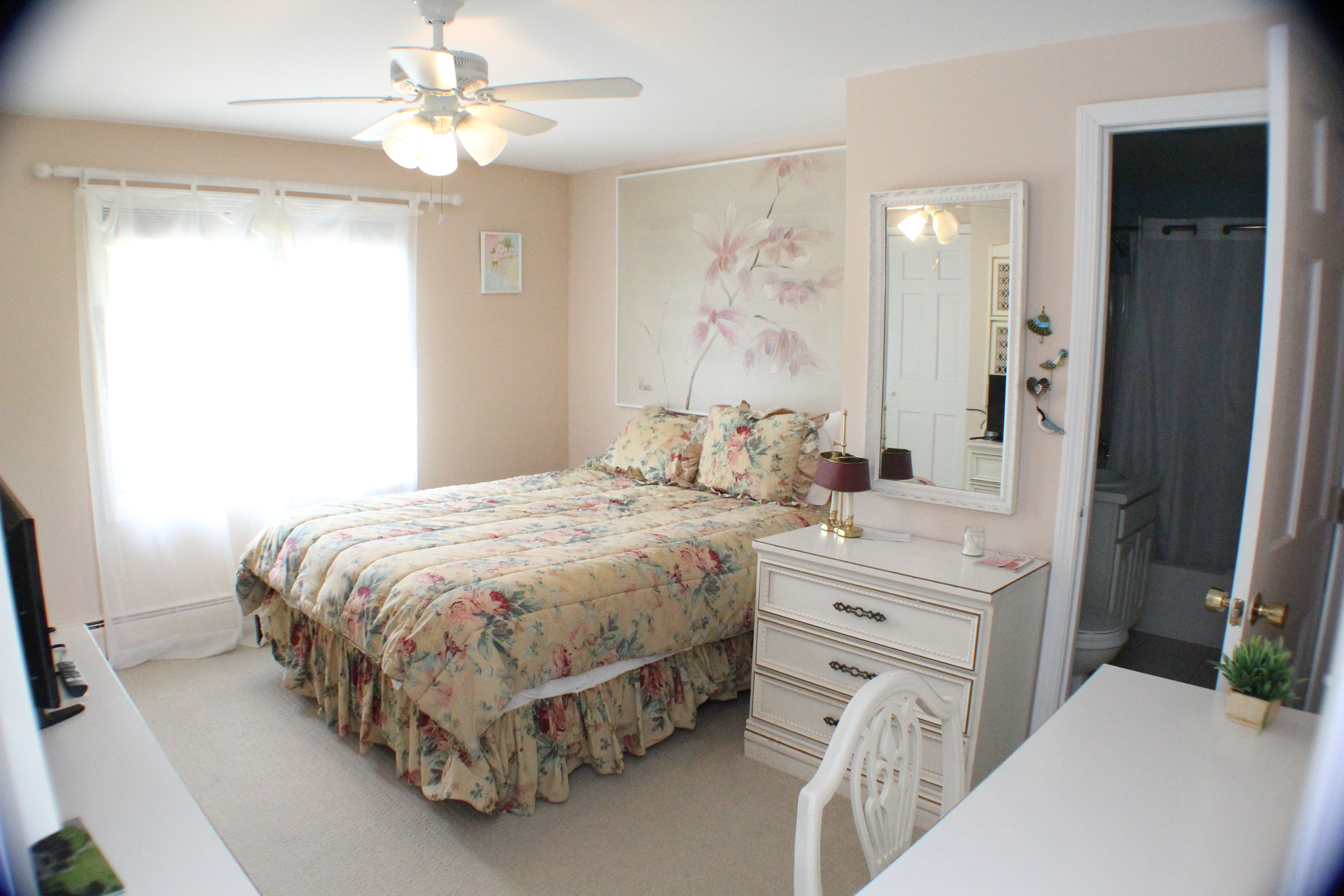 A Guest House Besdroom